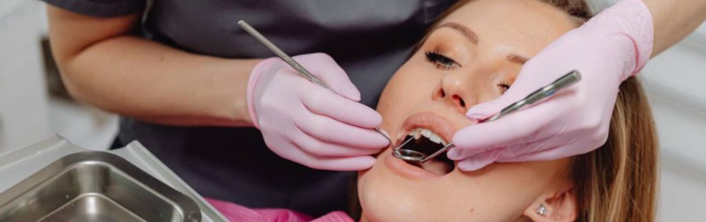 Diferencias entre Raspado y Limpieza Dental: Un Vistazo Detallado para una Sonrisa Saludable