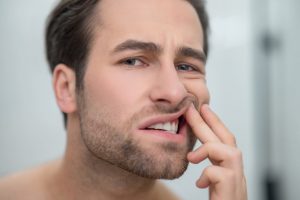 ¿Qué es un curetaje dental y cuándo es necesario?